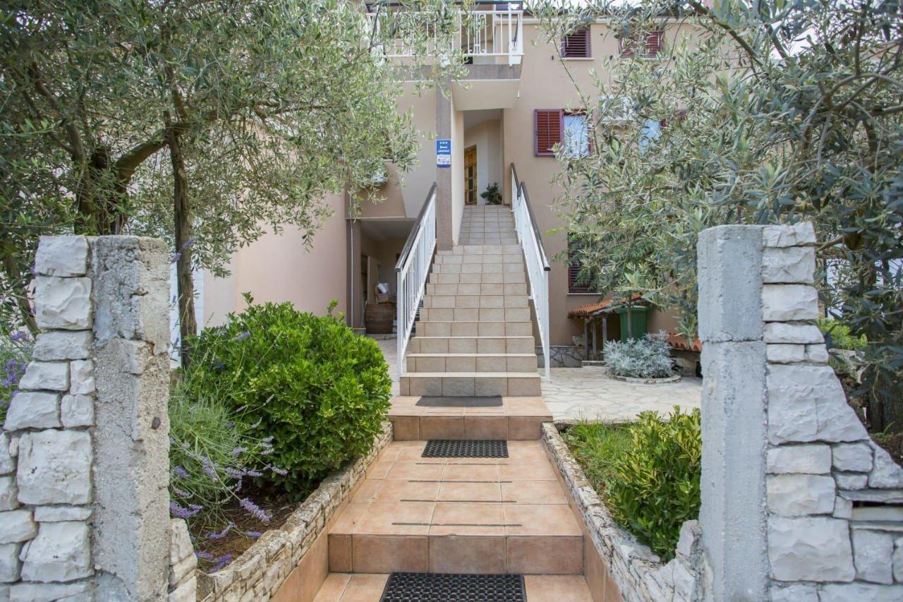 Apartments Armando Fažana Exterior foto